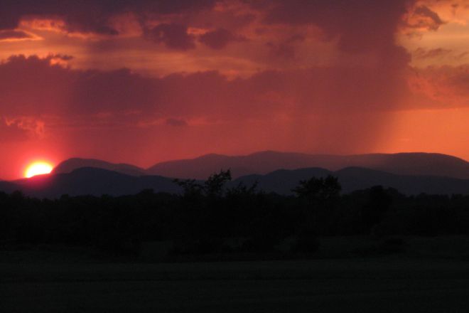 Sunsets! - Sunny Private Room and Full Bath in Beautiful Charlotte, VT House