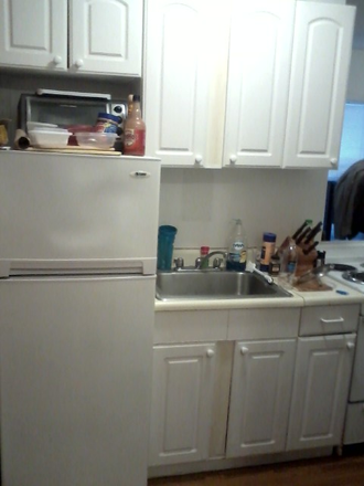 Visit hubrealtyproperties.com - Mission Hill, studio in great location on green line T,  heat included Apartments