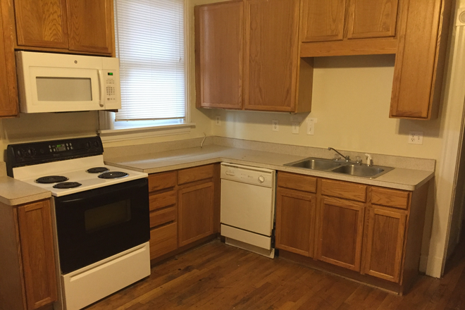 Kitchen - 3 bedroom apartment directly across from VCU campus