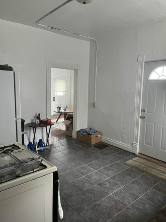 Kitchen - Apartment close to campus