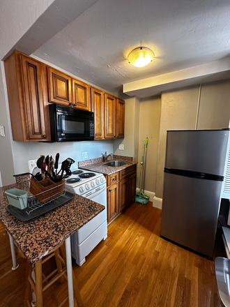- - Charming Studio in the Heart of Back Bay – 48 Hereford St Apartments