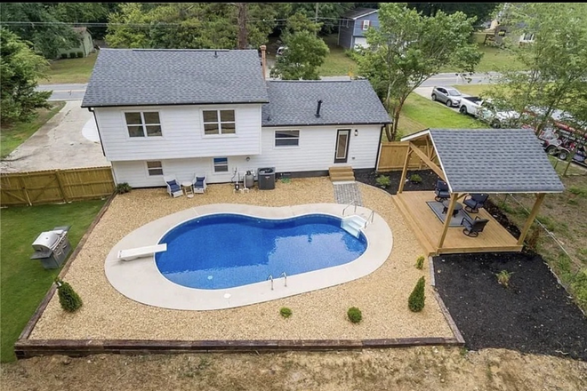 Backyard - Casa de Red Bull