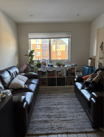 Living room - College Park Towers