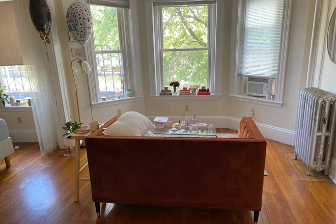 Bedroom-LIVINGROOM - ALLSTON STUDIO/ALCOVE SEPTEMBER 1 **NO FEE**  BU-BC LAW