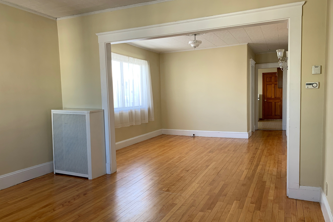 Dining room - Deleaded 2 Bedroom Apartment near TUFTS - Available Now