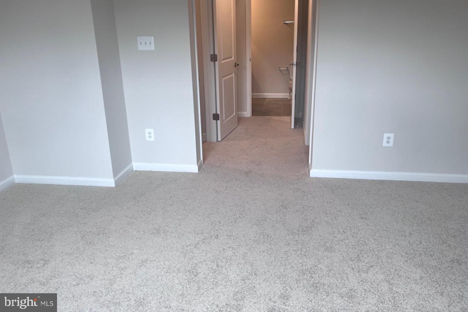 Hallway - New Gorgeous Townhouse