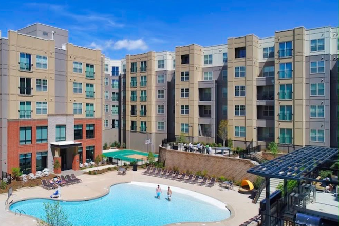 Outside view - Boulevard 98 Apartments