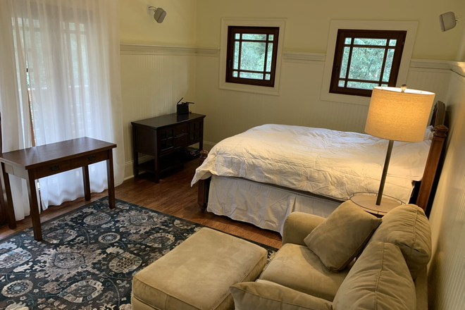 Bedroom/Living Room - Studio Carriage House in the trees
