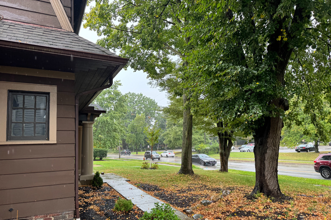 Kenilworth Rd - Kenilworth Korner House