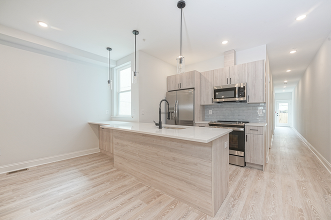 Kitchen - 1817 N 18th St Unit 1 Apartments