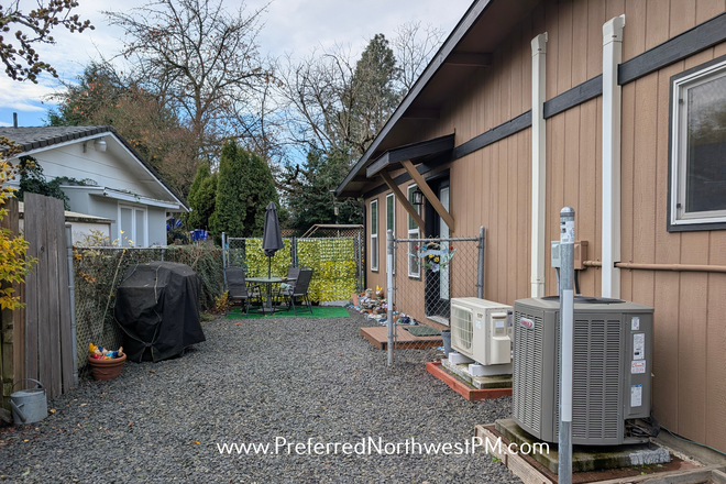 Exterior - Modern 1 Bedroom Unit w/ Utilities & WiFi included Duplex