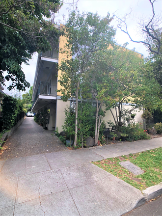 Exterior - 2745 Stuart Street - Beautiful 1BD/1BA Ground-Floor Apartment with Modern Updates One Mile from UC