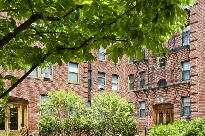 Exterior - Private Bedroom Sublet Across the Street from Harvard Law School