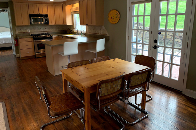 Dining area and kitchen - Unfurnished 1BR cottage+office-Canal Rd-Princeton. Apartments