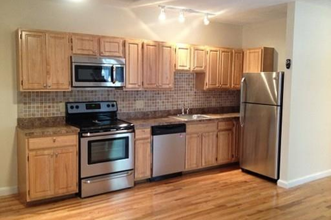 Call NOW for showings! 617-236-8600 - BERKSHIRE ST - LRG RENOVATED 3BR/1BA IN GREAT CAMBRIDGE LOCATION AVAIL *9/1/2026* W/ LNDRY IN BLDNG! Apartments