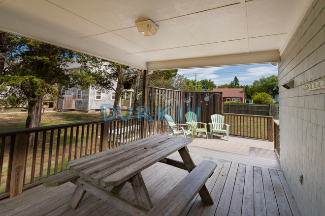 deck - 3 Bedroom house with cathedral ceilings, skylights, and large deck
