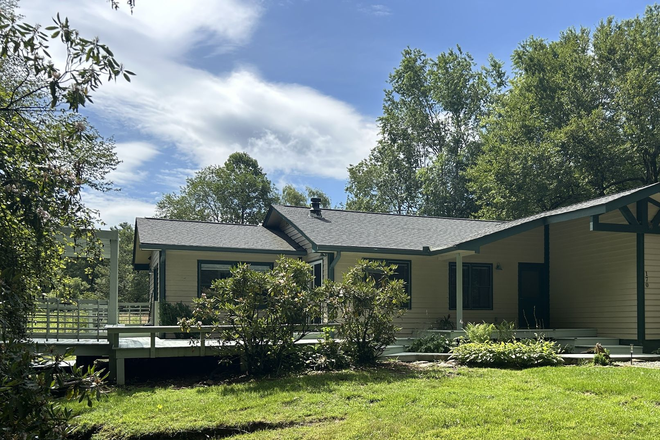 - Fully Renovated 3BR/2BA Home with Creek Views and One-Level Living