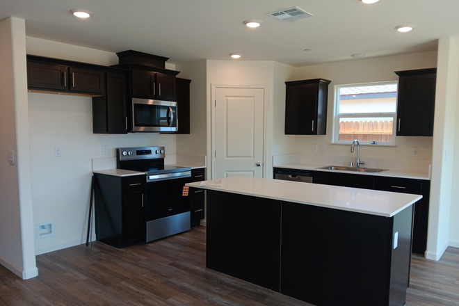 KITCHEN-WILL INCLUDE REFRIGERATOR & BE FURNISHED WITH ALL COOKING/PREPPING NEEDS - BRAND NEW 4BR/2BA HOUSE NEAR M ST CIRCLE FOR MALES ONLY
