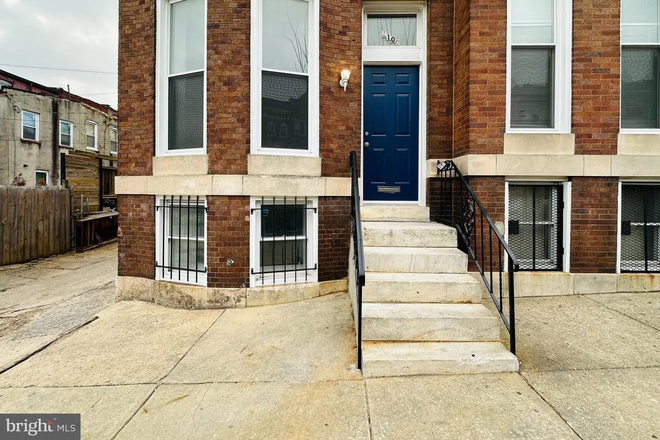 Front of the Building - Central Baltimore, 1300+ sqft/unit, MAJOR transportation routes Rental