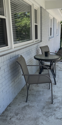 Front Porch - Prime Location🔥: Private UNCW Campus 👩🏼‍💻 Access via Backyard Gate House