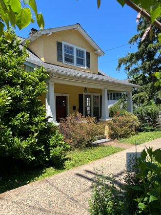 511 Avon St. - Sunny Belmont house, short distance to hospital and university
