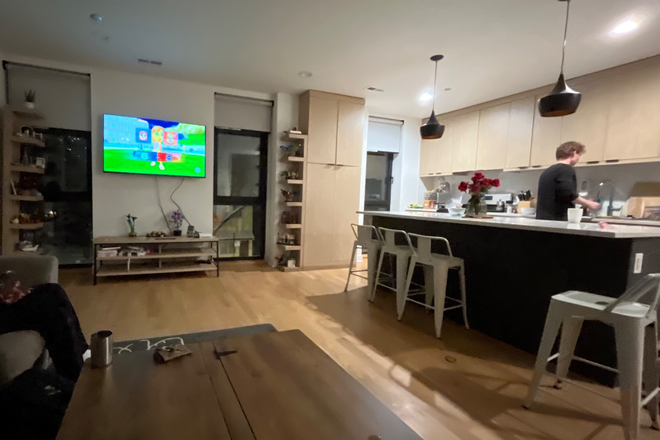 Kitchen and living room - Apartment super close to campus