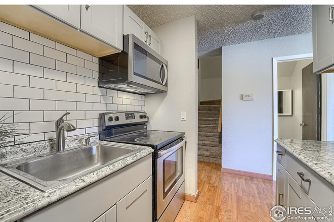 Kitchen - Attractive 2-Bed 1.5 Bath Apartment for Rent available on 1-July