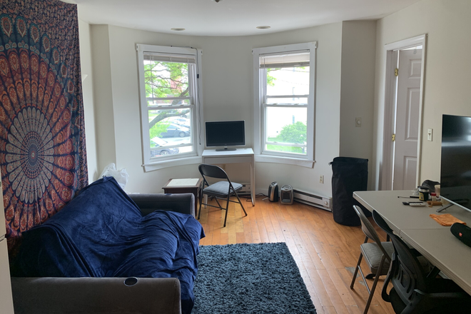 Call NOW for showings! 617-236-8550 - HAMMOND ST - GREAT VALUE IN SOUTH END! 3BR/1BA NEAR RUGGLES FOR *9/1/2026* W/ LNDRY IN BLDNG, DW! Apartments