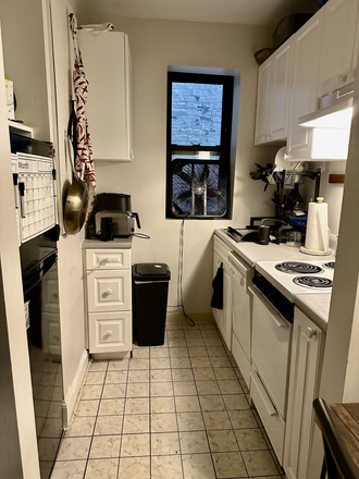 1 - NO FEE 9/1/26 Off Campus Building 829-833 Beacon Street Studios to three bedroom NO FEE Apartments