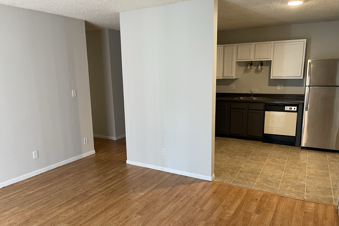 Three Bedroom - Pink Palace Three Bedrooms Apartments