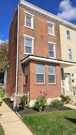 Front - 3BR house -- Short walk to town