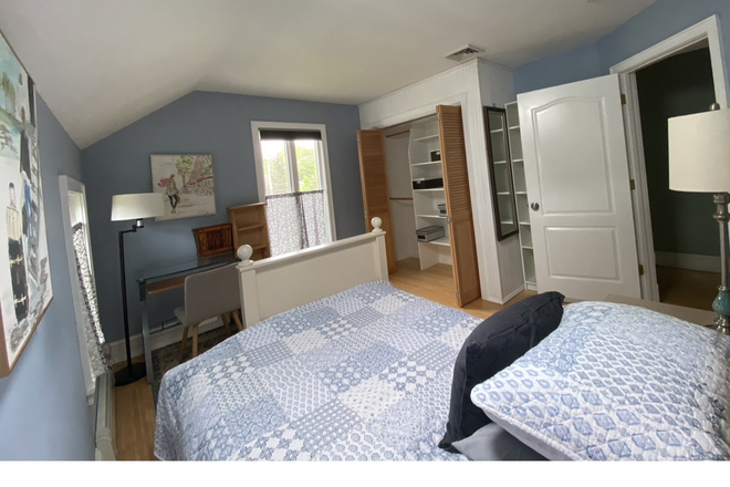 bedroom - Furnished room for female-Cranbury Rd-Princeton Junction House