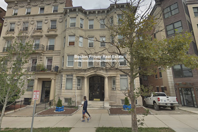 a - 2 BIG BEDROOMS, NO FEE