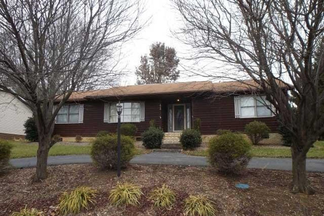  - 3 Bedroom 2 Bath House
