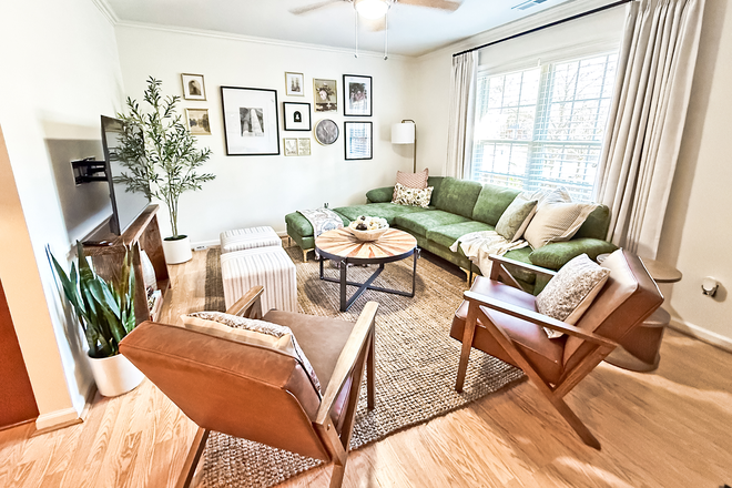 living room - 3BR/2BA Luxury, quaint cottage | walk to Duke Regional |w/ BIKE to Duke + downtown House