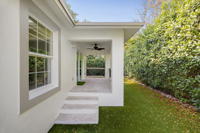 Outside patio - Captivating 4 bedroom, 3 bathroom residence is located in the historic village of Coconut Grove.