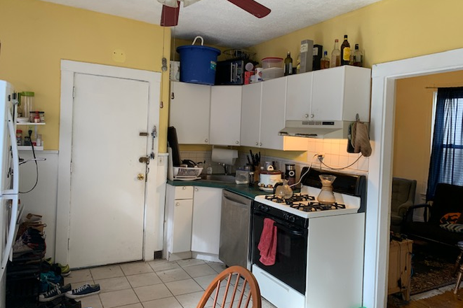 3 - Spacious & sunny two bedroom equidistant to Harvard & Central Apartments