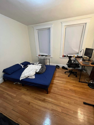 Room not as pictured (I put a queen bed and new desk and computer monitor) - Park Drive