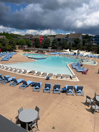 Community Pool, Guests Allowed, Basketball court, Sand Volleyball Court, Grills, Cornhole Set, Tables + Chairs - RedPoint Oxford Unit 76