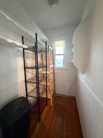 1 - AUGUST 2026 -Bright and spacious 3 bed/1 Bath /No Fee! Triplex