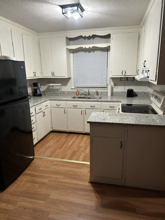 Kitchen - Serene 4-Bedroom Home on 2 Private Acres – Just 6 Miles from UNC Chapel Hill