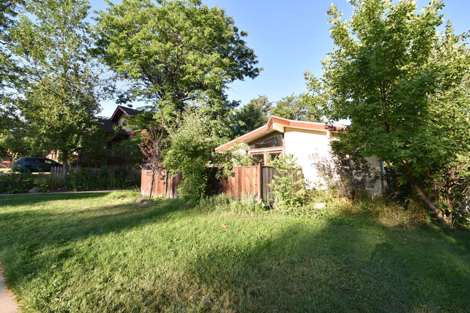 935 12th - 935 12th St. (1BR/ 1BA)