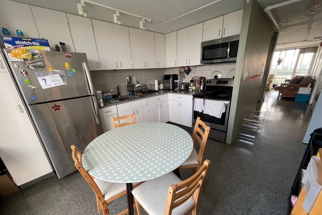 Kitchen - 2 Bedrooms with Charles River View Apartments