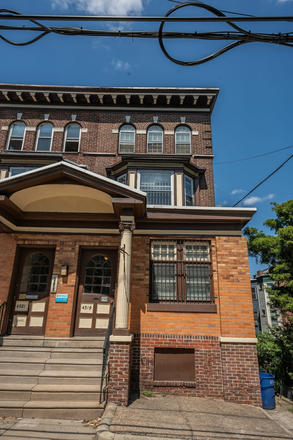 4319 Pine - University City Housing Apartments