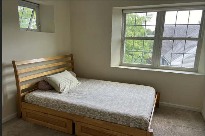 Rental Furnished Bedroom - Beautiful Private Room and Bathroom for Rent in Easthampton, MA House