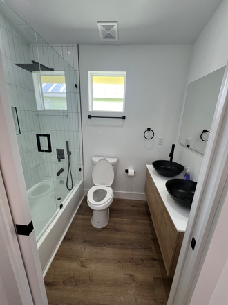 Double Sink Bathroom (Upstairs) - 6351 SW 60TH Avenue House