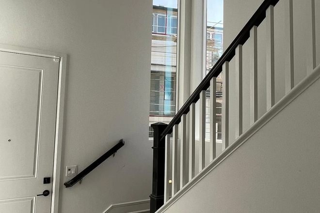 Entrance - Room for rent in 3Roots Community House