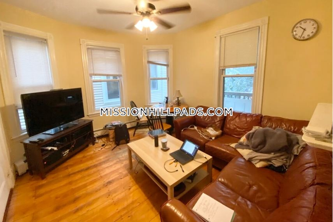 Living room - New 2026 Listing! NO BROKER FEE! 5 Bed 2 Bath Apartment on Cherokee St.!