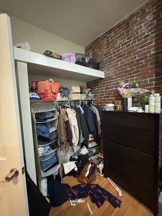 . - Beautiful Penthouse (5 bed 2 BA) on Cortes St- Easy Commute! Avail 9/1