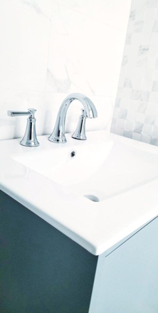 .. - Modern Pristine Studio Apartment - Private entrance – Perfect for Students – Utilities Included